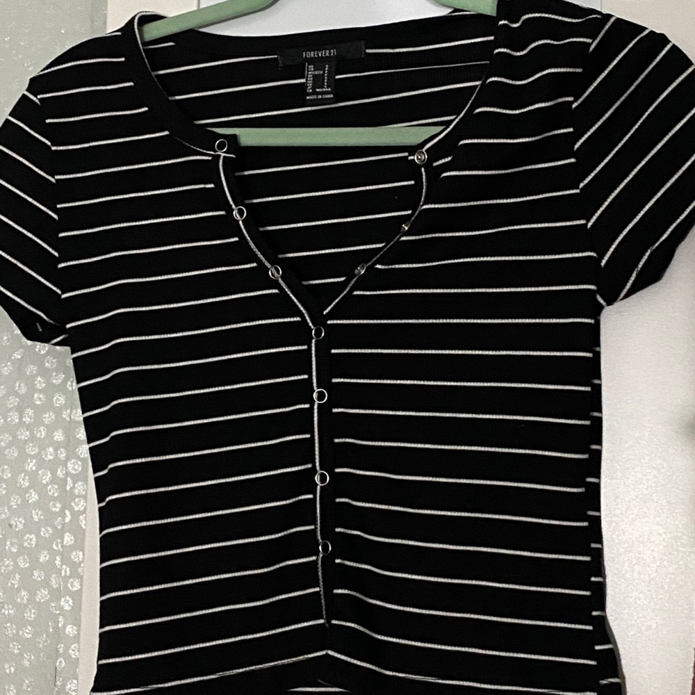 Black top with white stripes